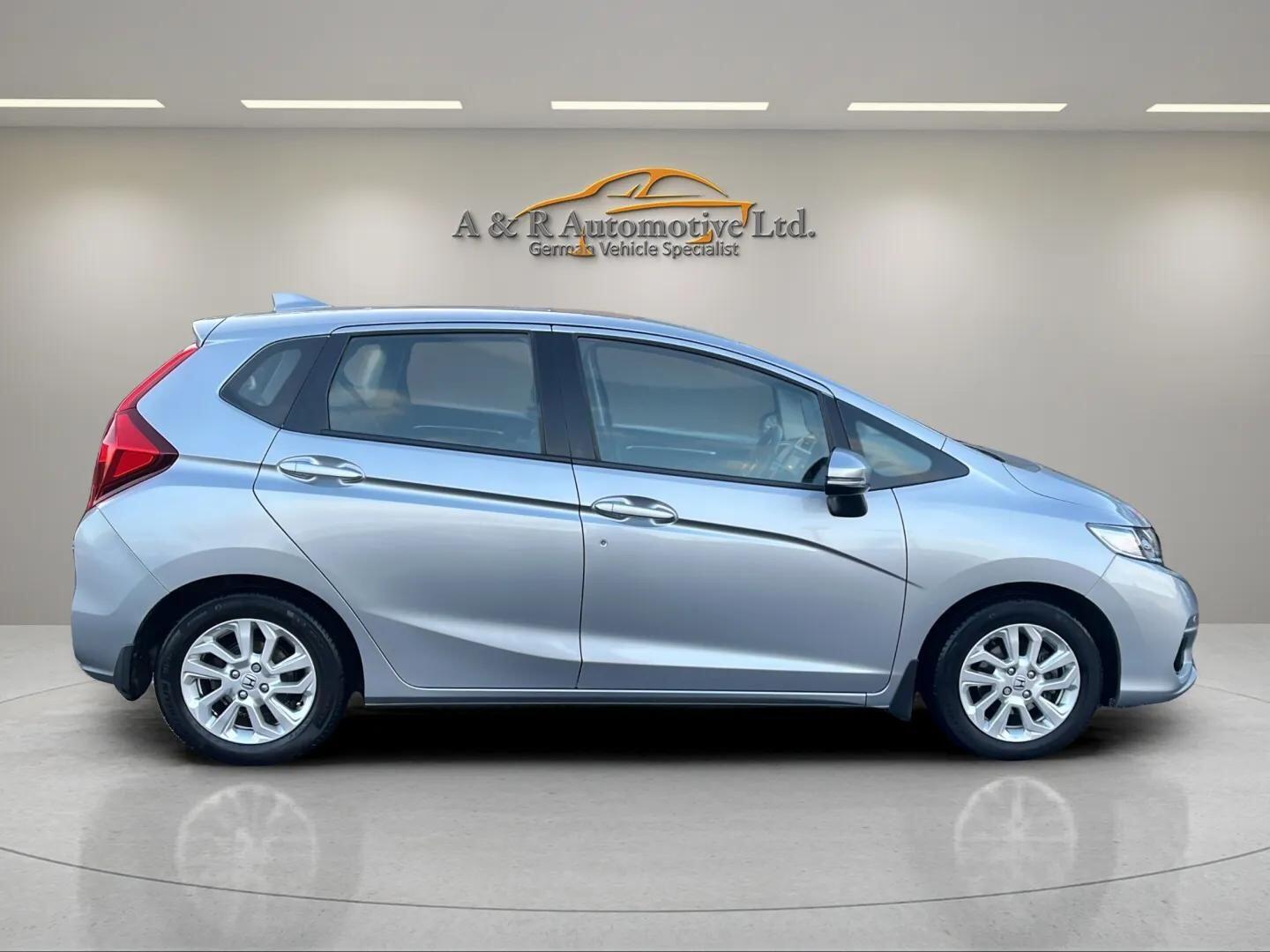 Used Honda Jazz 2019 for sale - 76865446: Photo 2