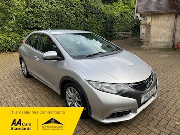 2012 (12) - 2.2 i-DTEC ES 5dr