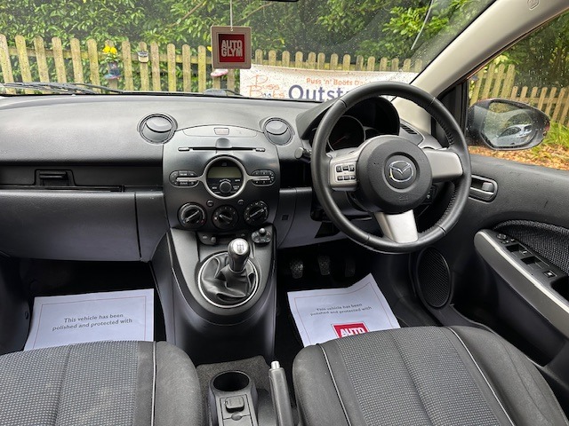 Used Mazda Mazda2 2010 for sale - 76478013: Photo 9