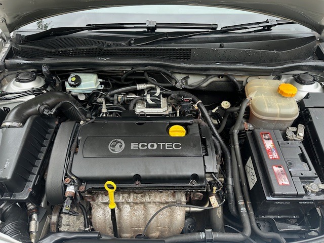 Used Vauxhall Astra 2010 for sale - 76243381: Photo 12