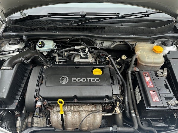 Used Vauxhall Astra 2010 for sale - 76243381: Photo 12