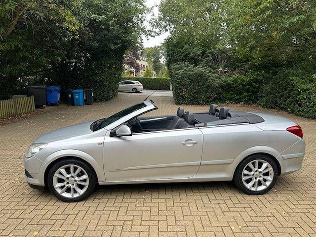 Used Vauxhall Astra 2010 for sale - 76243381: Photo 5