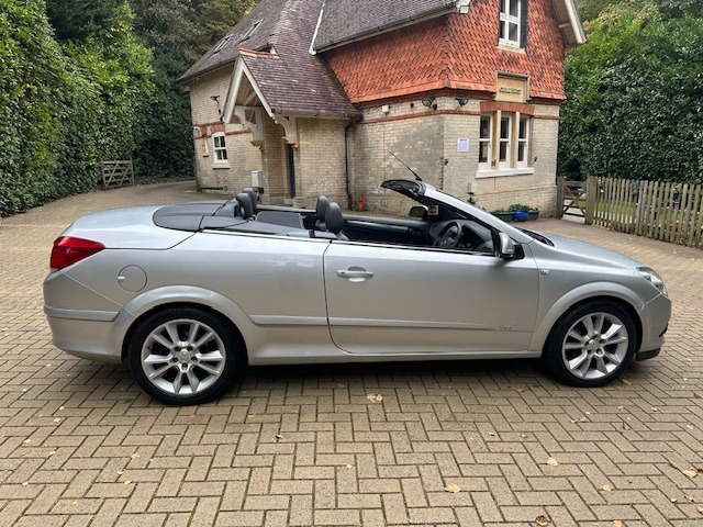 Used Vauxhall Astra 2010 for sale - 76243381: Photo 6