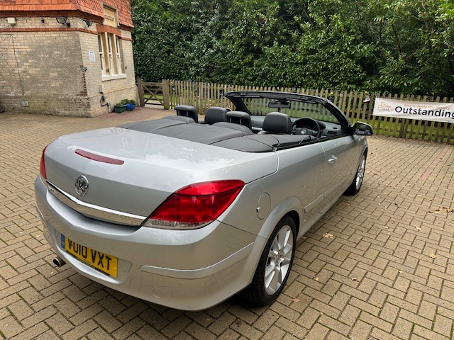 Used Vauxhall Astra 2010 for sale - 76243381: Photo 9