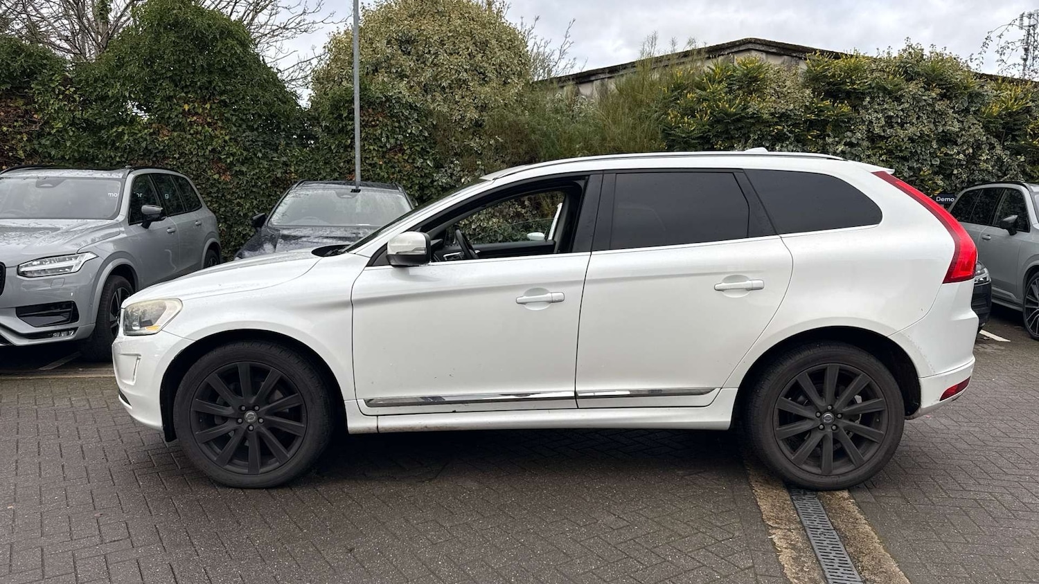 Used Volvo XC60 2013 for sale - 76684430: Photo 4