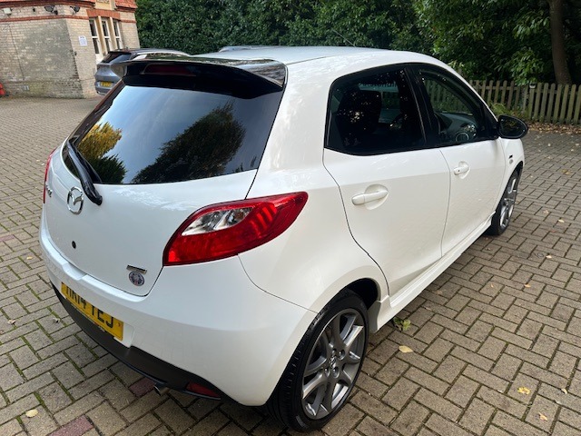 Used Mazda Mazda2 2014 for sale - 76393760: Photo 8