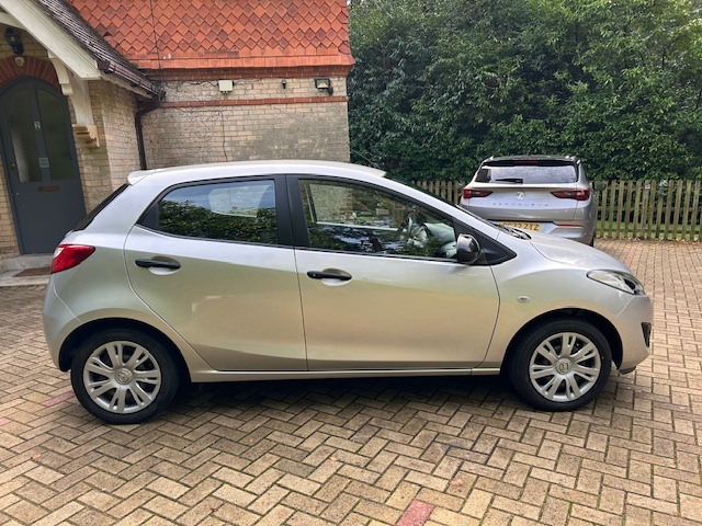Used Mazda Mazda2 2011 for sale - 76341453: Photo 5