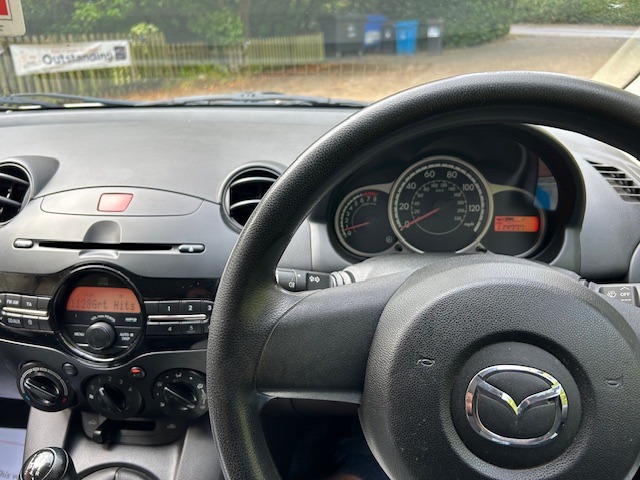 Used Mazda Mazda2 2011 for sale - 76341453: Photo 9