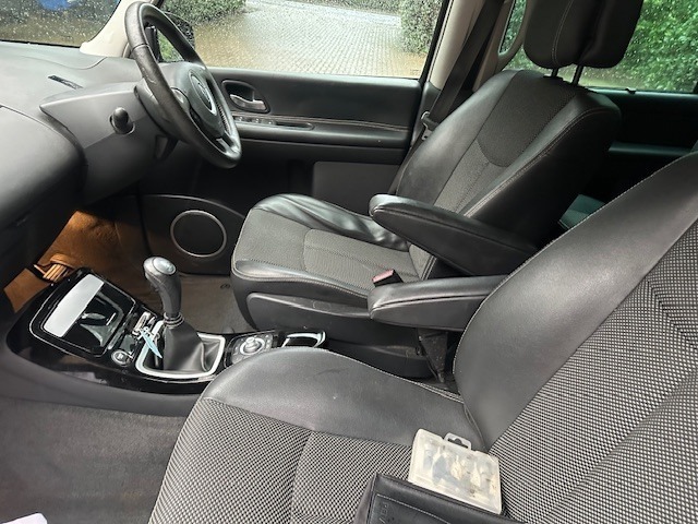 Used Renault Grand Espace 2011 for sale - 77533436: Photo 10