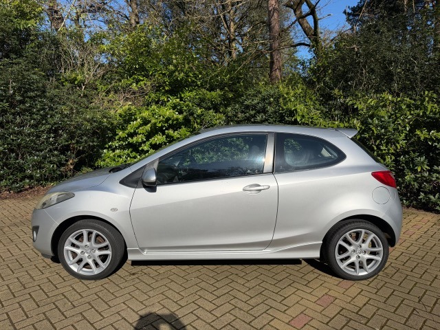 Used Mazda Mazda2 2011 for sale - 77932331: Photo 3