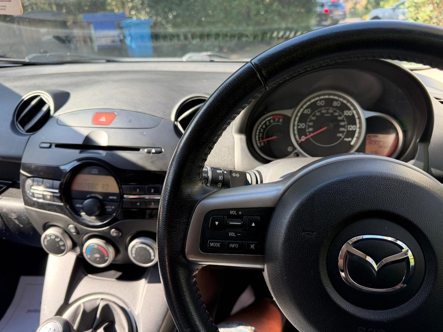 Used Mazda Mazda2 2011 for sale - 77932331: Photo 8