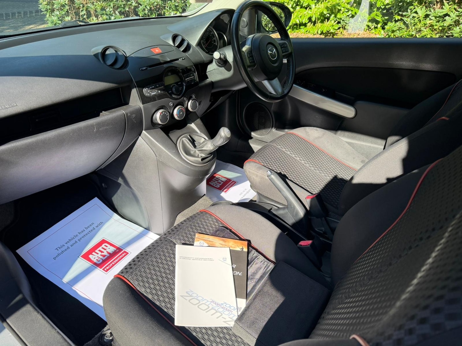 Used Mazda Mazda2 2011 for sale - 77932331: Photo 9