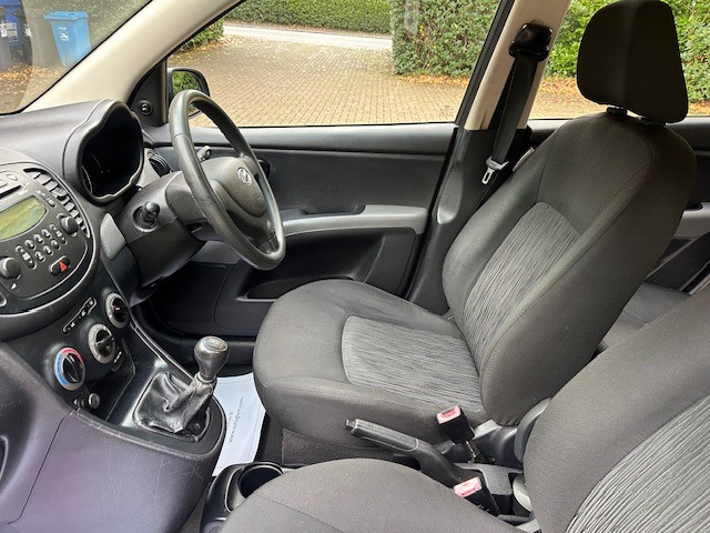 Used Hyundai i10 2011 for sale - 76555565: Photo 10