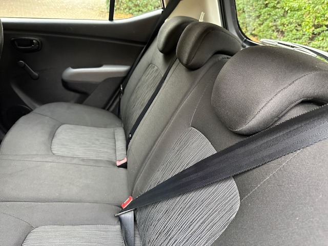 Used Hyundai i10 2011 for sale - 76555565: Photo 11