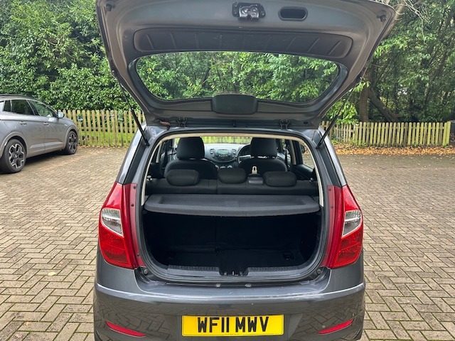 Used Hyundai i10 2011 for sale - 76555565: Photo 12