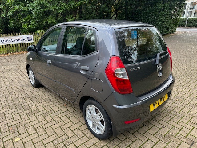 Used Hyundai i10 2011 for sale - 76555565: Photo 6