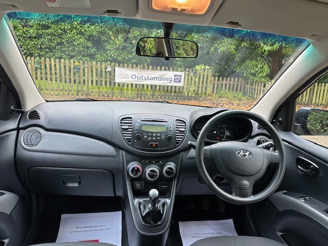 Used Hyundai i10 2011 for sale - 76555565: Photo 9