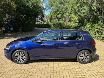 Used Volkswagen Golf 2018 for sale - 75823005: Photo