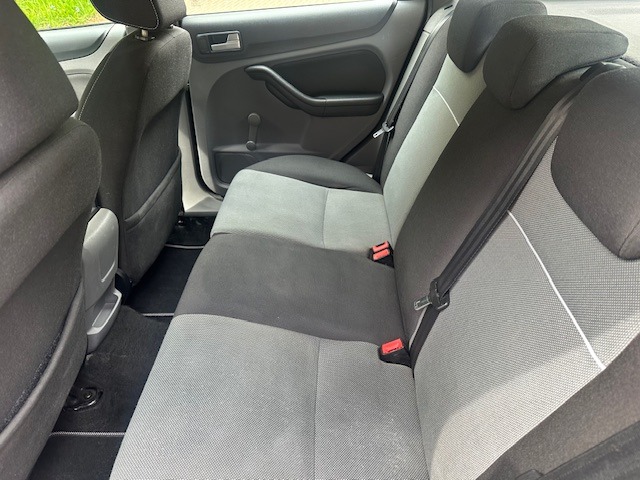 Used Ford Focus 2010 for sale - 78177423: Photo 11