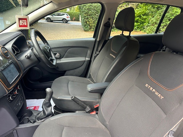 Used Dacia Sandero Stepway 2017 for sale - 76382710: Photo 10