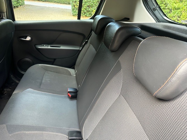 Used Dacia Sandero Stepway 2017 for sale - 76382710: Photo 11