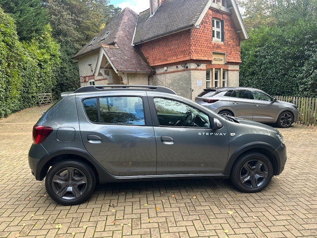 Used Dacia Sandero Stepway 2017 for sale - 76382710: Photo 5