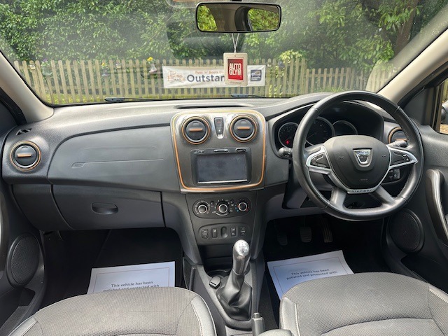 Used Dacia Sandero Stepway 2017 for sale - 76382710: Photo 9