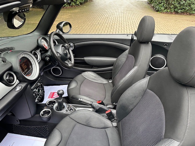 Used MINI Convertible 2011 for sale - 77336337: Photo 11