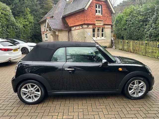 Used MINI Convertible 2011 for sale - 77336337: Photo 6
