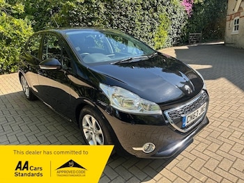 Used Peugeot 208 2013 for sale - 78379480: Photo