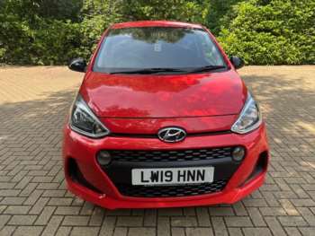 Used Hyundai i10 2019 for sale - 74902610: Photo