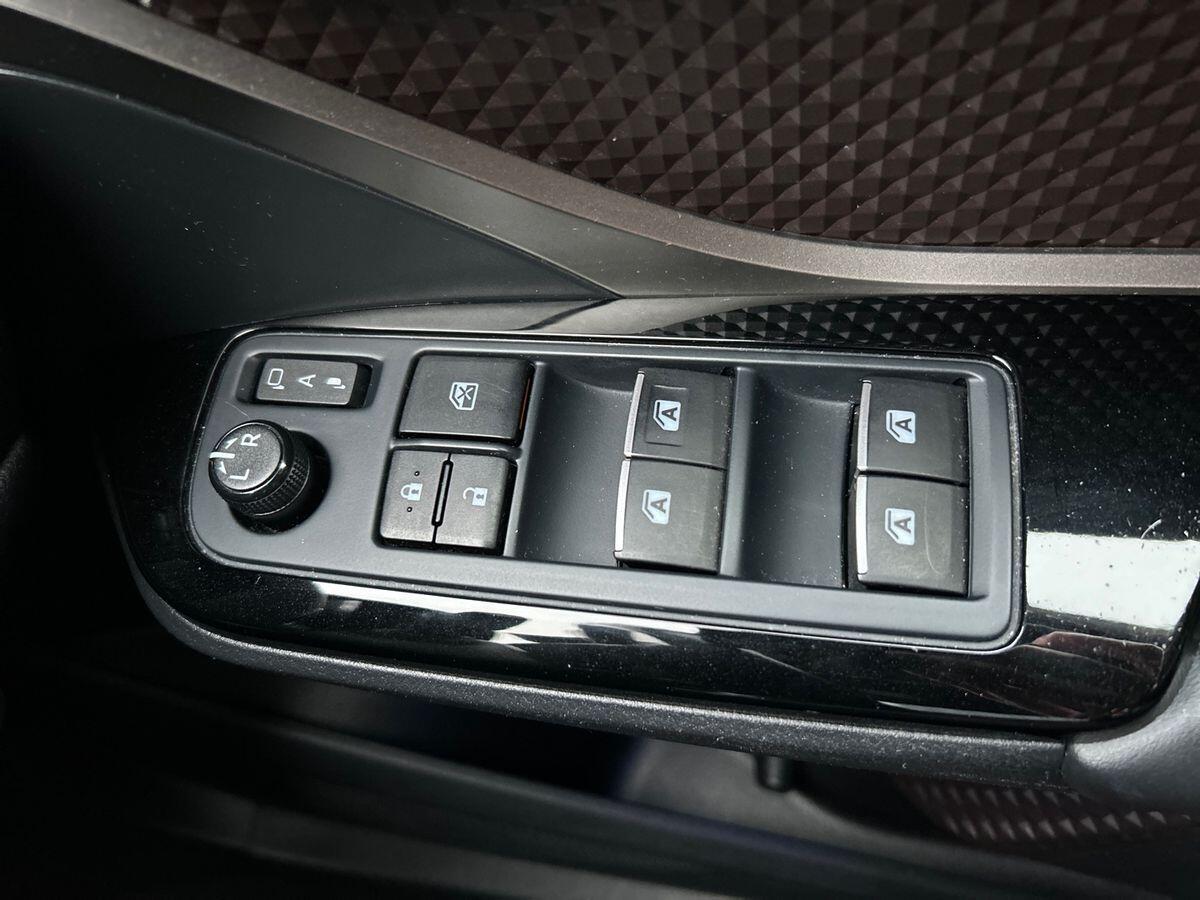 Used Toyota C-HR 2019 for sale - 77601624: Photo 40