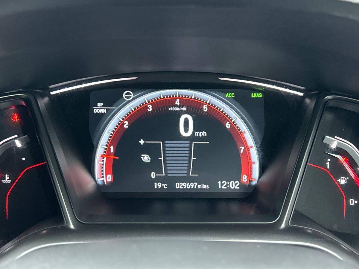 Used Honda Civic 2018 for sale - 76476128: Photo 15