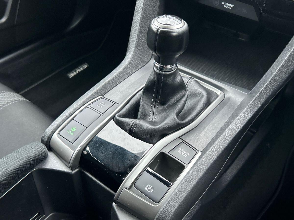 Used Honda Civic 2018 for sale - 76476128: Photo 25