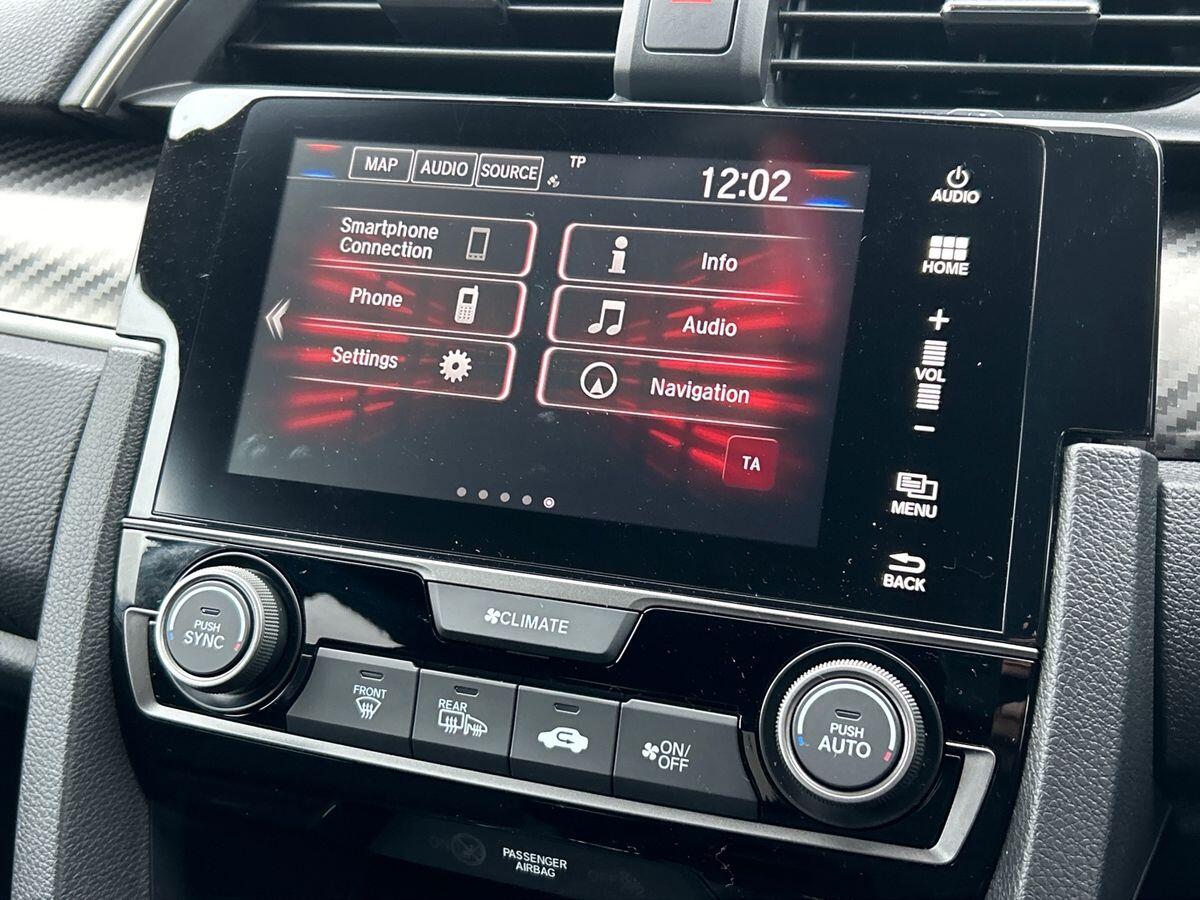 Used Honda Civic 2018 for sale - 76476128: Photo 27