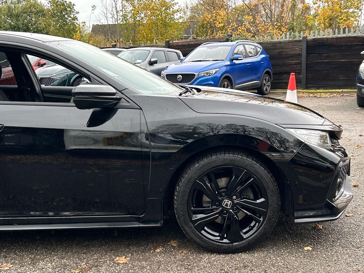 Used Honda Civic 2018 for sale - 76476128: Photo 35