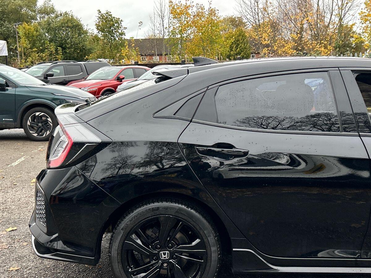 Used Honda Civic 2018 for sale - 76476128: Photo 36