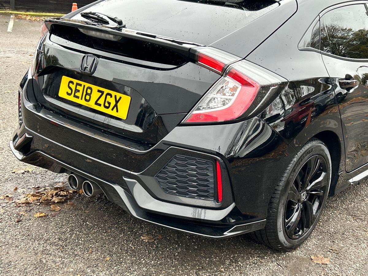 Used Honda Civic 2018 for sale - 76476128: Photo 37