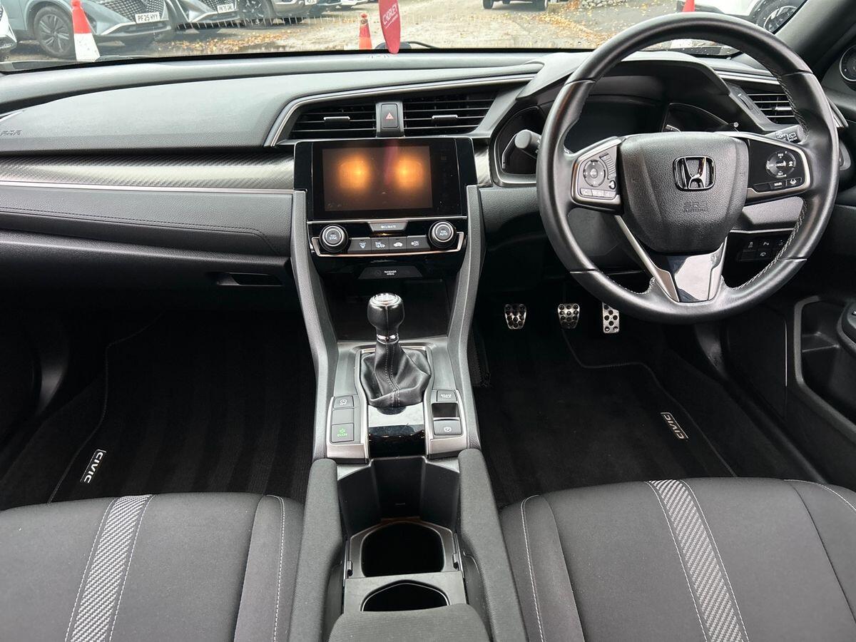 Used Honda Civic 2018 for sale - 76476128: Photo 7