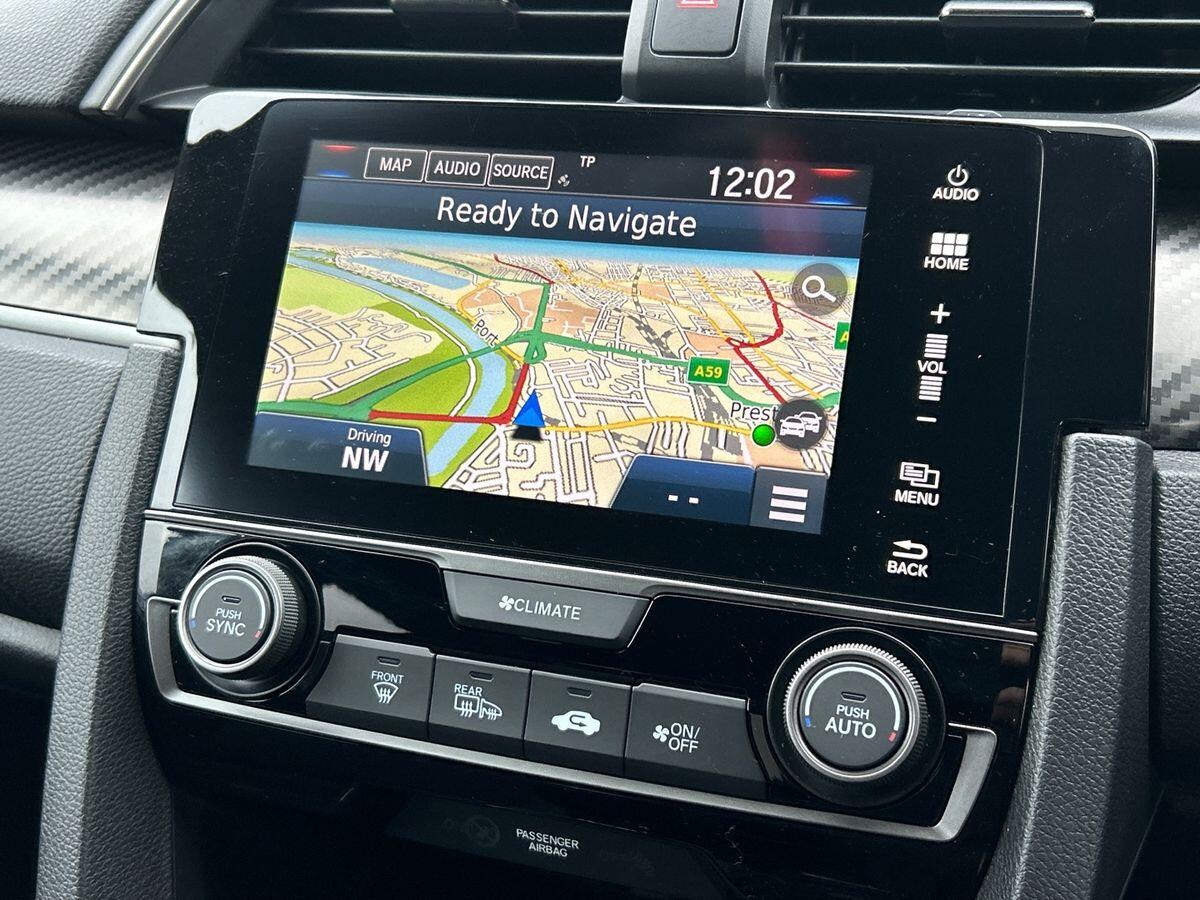 Used Honda Civic 2018 for sale - 76476128: Photo 9