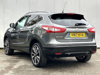 Used Nissan Qashqai 2017 for sale - 76232570: Photo