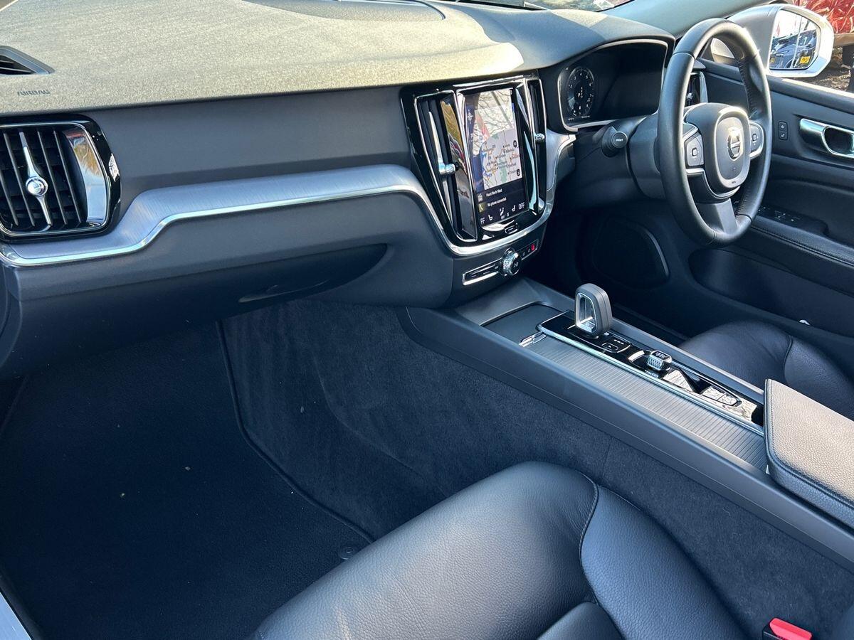 Used Volvo V60 2021 for sale - 76569605: Photo 2