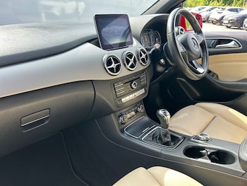 Used Mercedes-Benz B Class 2017 for sale - 78673612: Photo