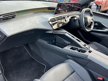 Used Peugeot 5008 2025 for sale - 76412821: Photo