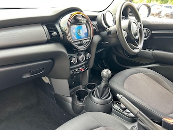 Used MINI Hatch 2019 for sale - 78851988: Photo