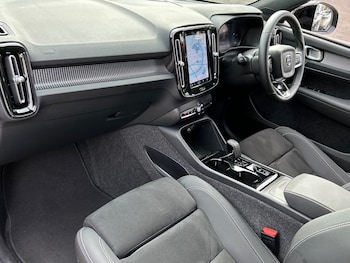 Used Volvo XC40 2024 for sale - 75969648: Photo