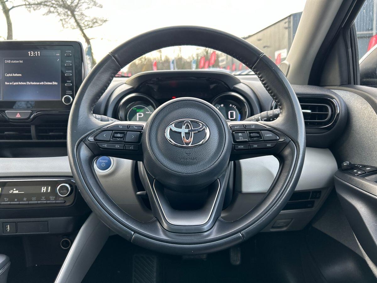 Used Toyota Yaris 2021 for sale - 76844644: Photo 18