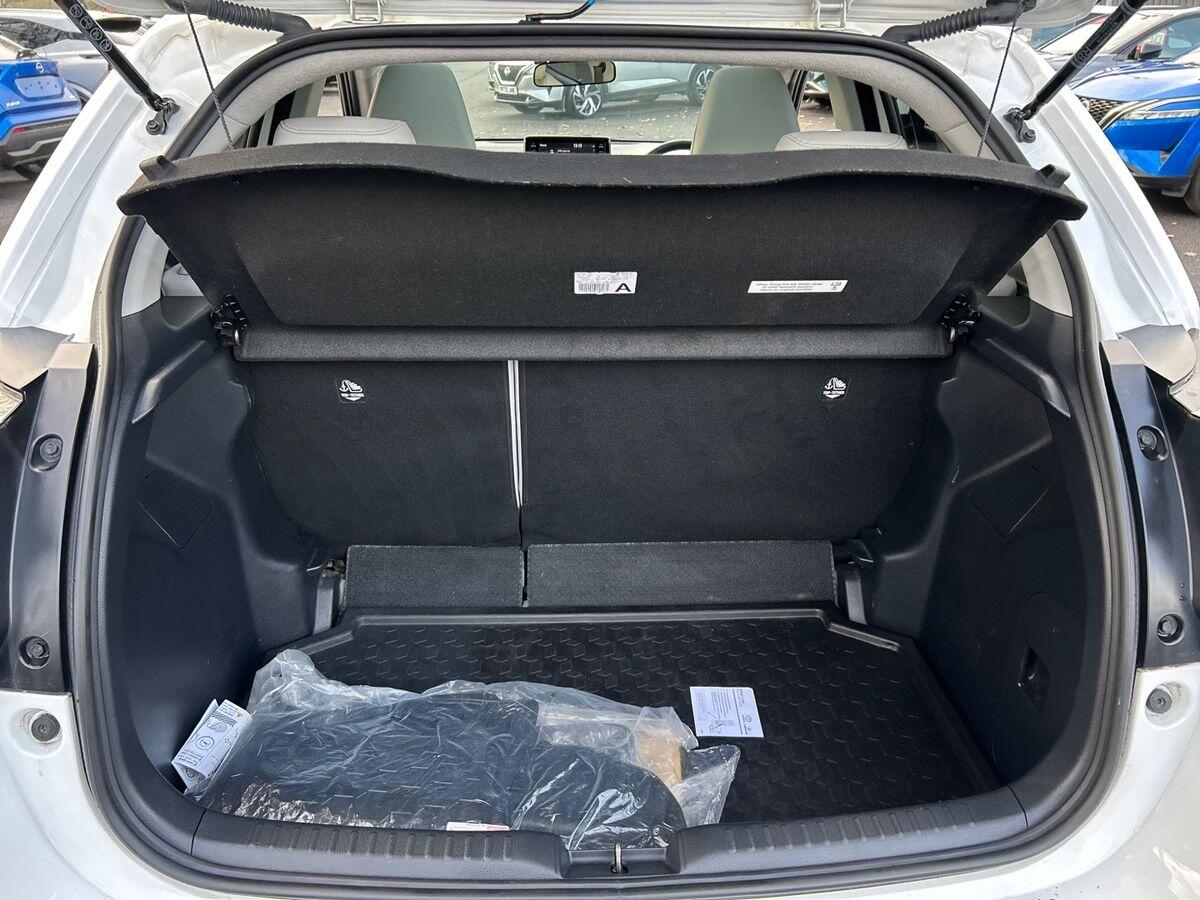 Used Toyota Yaris 2021 for sale - 76844644: Photo 20