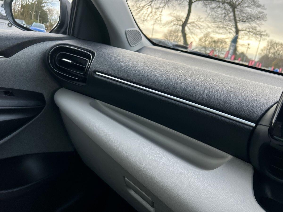 Used Toyota Yaris 2021 for sale - 76844644: Photo 33