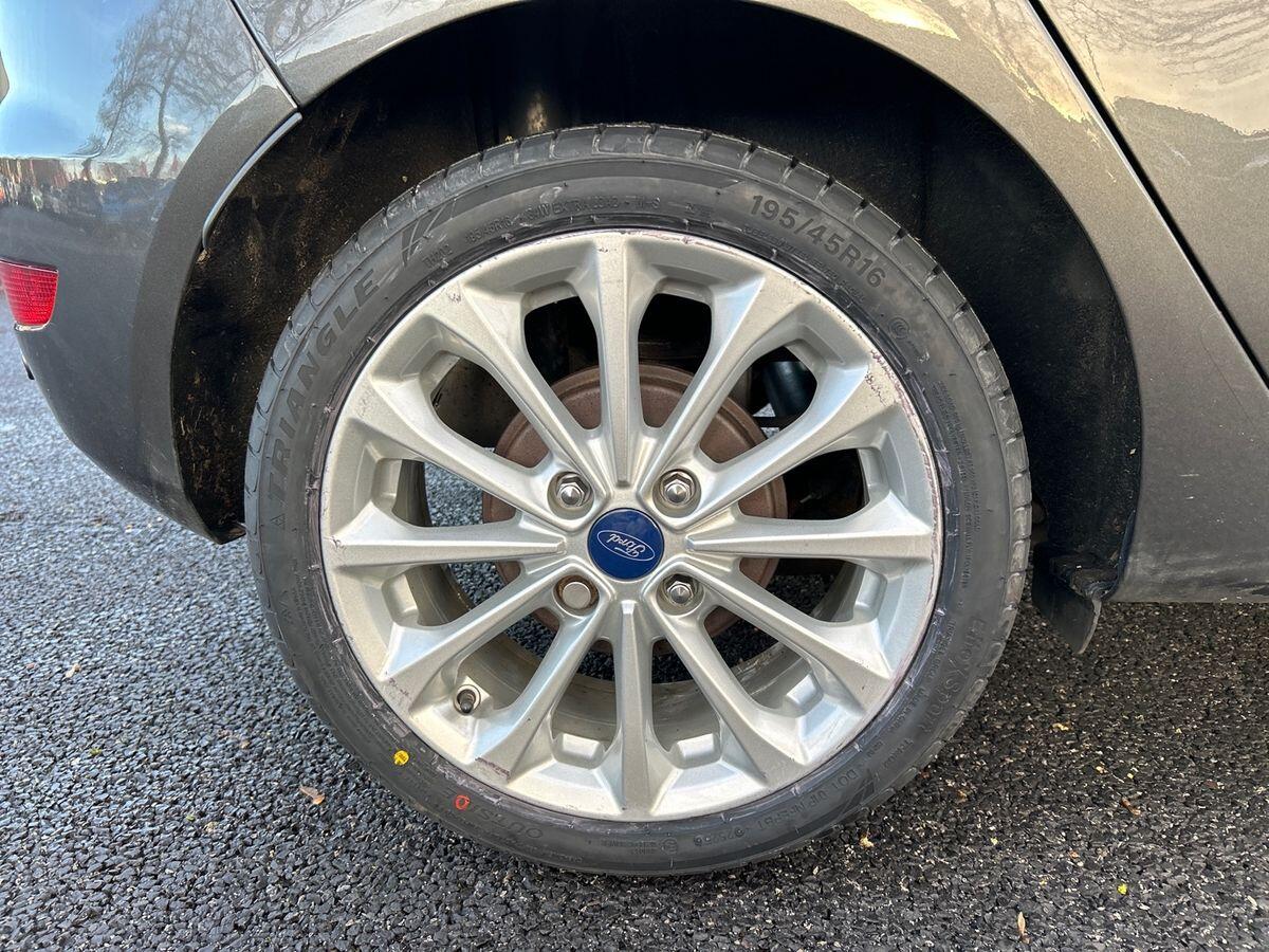 Used Ford Fiesta 2016 for sale - 76905612: Photo 11